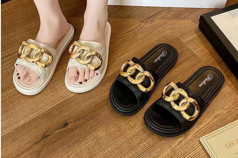 Plus Size 35-43 Flat Leopard Women'S Slippers New European American Metal Chain Square Toe Flat Shoes Women'S Sandals Slippers Plus Size 35-43 Flat Leopard Women'S Slippers New European American Metal Chain Square Toe Flat Shoes Women'S Sandals Slippers