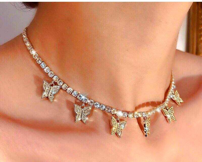 Butterfly Pendant Necklace Rhinestone Shining Statement Crystal Charm Chokers Necklace for Woman Boho Jewelry Christmas Gift