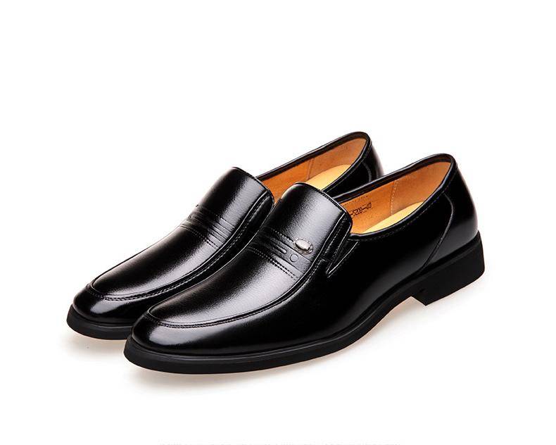 British Slip on Fur Leather Shoes Men Winter Footwear 2022 Business Formal Dress Shoes Elegant Suit Office Shoes Warm Shoe