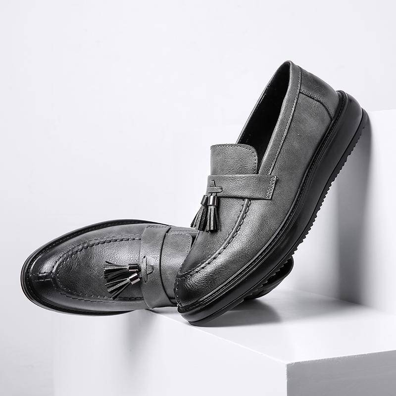 Yomior British Men Dress Shoes Soft Leather Casual Formal Vintage Loafers Business Wedding Tassel Wedding Oxfords Breathable New