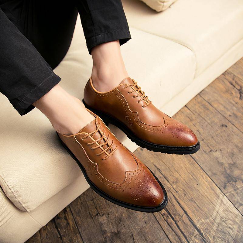 Yomior Spring Summer Men Brogue Shoes Carved England Style Fashion Formal Dress Shoes White Black Wedding Shoes Office for Men